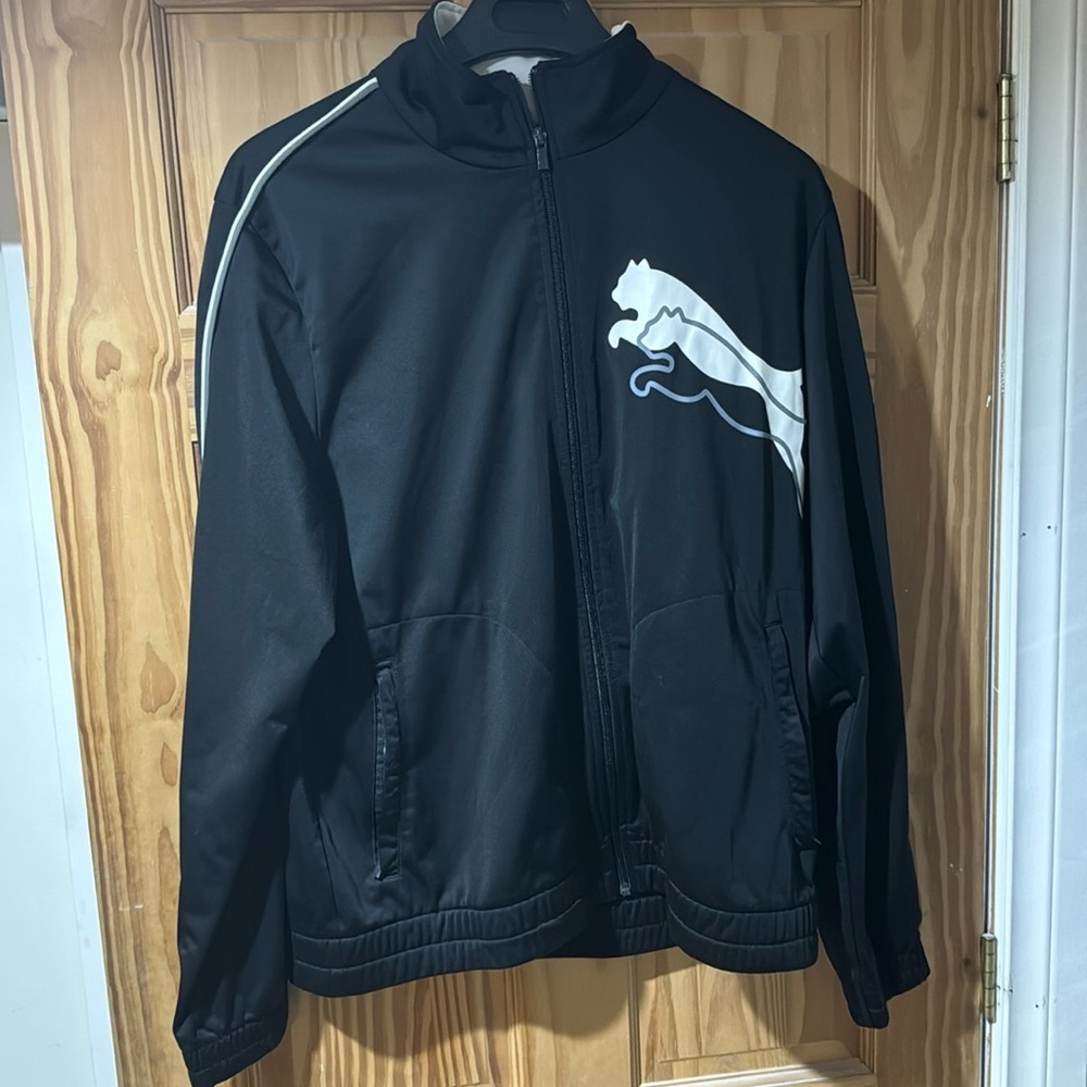 Puma Lightweight Men’s Jacket Size M US Excellent condition